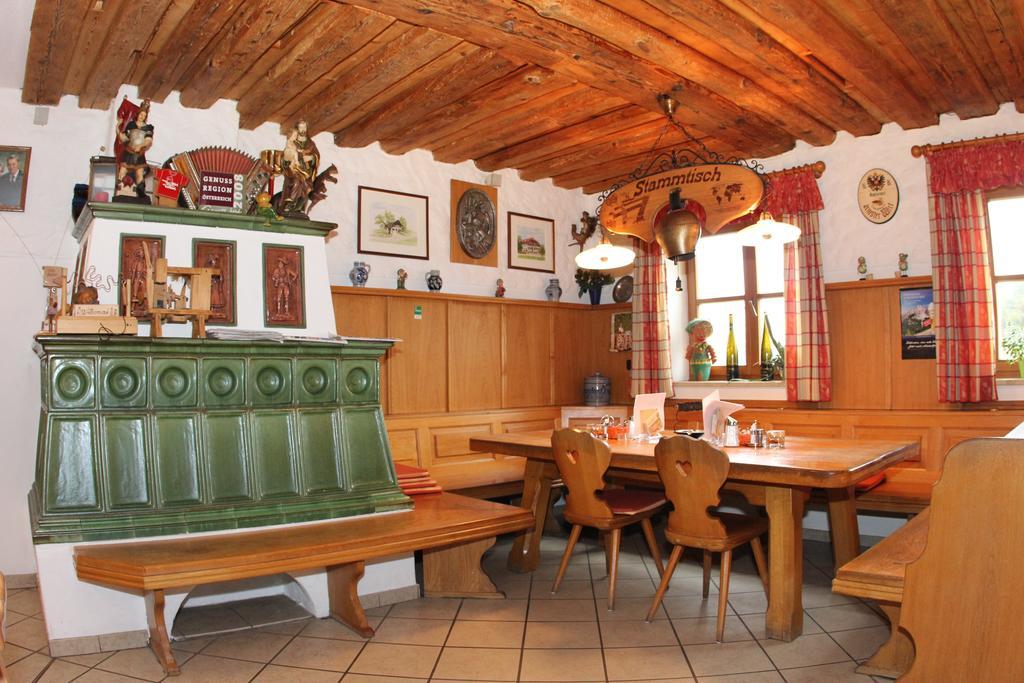 Landgasthof Spitzerwirt Sankt Georgen im Attergau Exterior photo